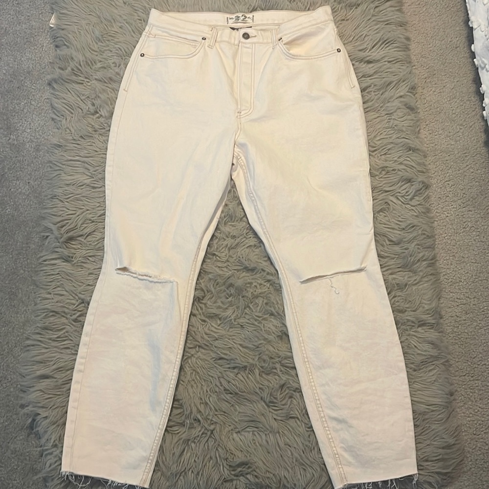 Free People Cream/Off white Jeans. CRVY line.